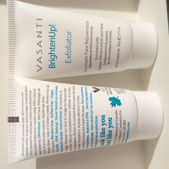 NWOT Vasanti BrightenUp! Exfōliator - Picture 2 of 3